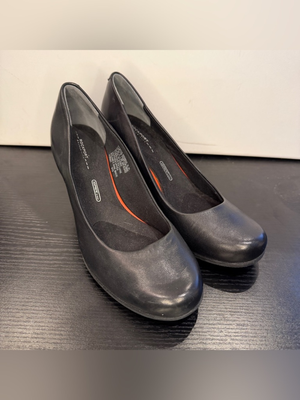 Rockport X Adidas Adiprene Women’s 7.5 Black Leather Round Toe Pump / Heel